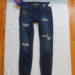 New SILVER JEANS Mid Rise Curvy Skinny Elyse Denim Size 25